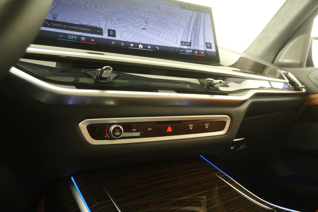 Thumbnail: 2026 BMW X7 - 26