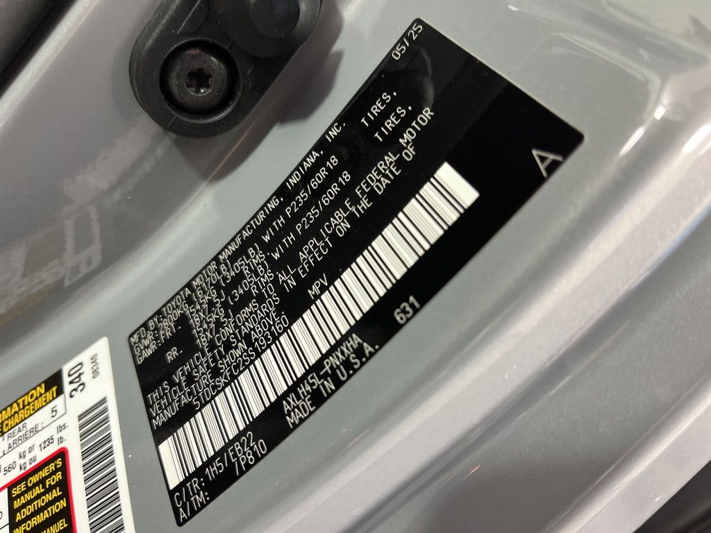 Thumbnail: 2025 Toyota Sienna - 27