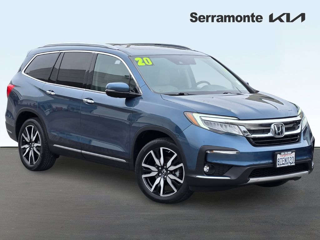  2020 Honda Pilot Touring FWD with Rear Captain's Chairs   