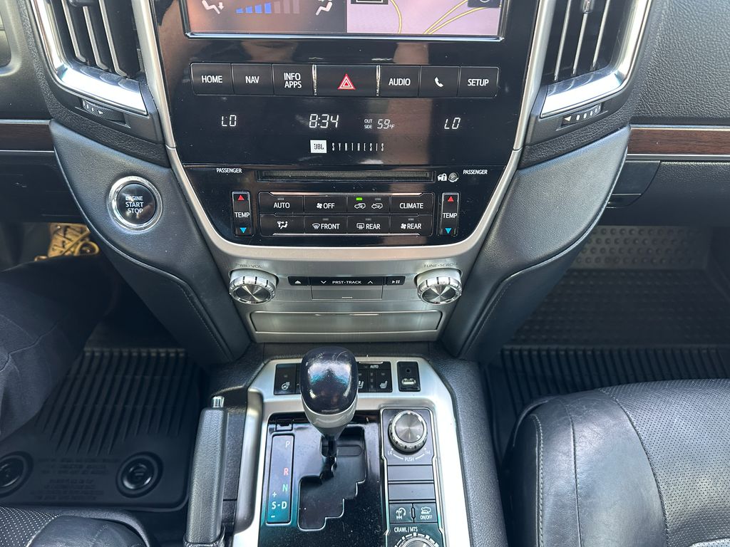 2016 Toyota Land Cruiser Base