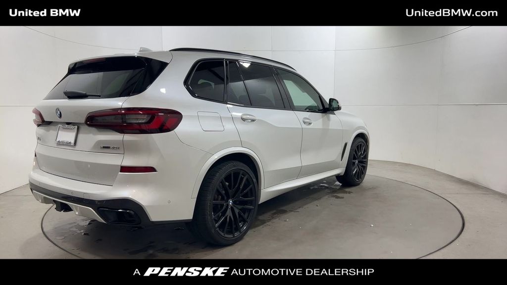 Thumbnail: 2022 BMW X5 - 8