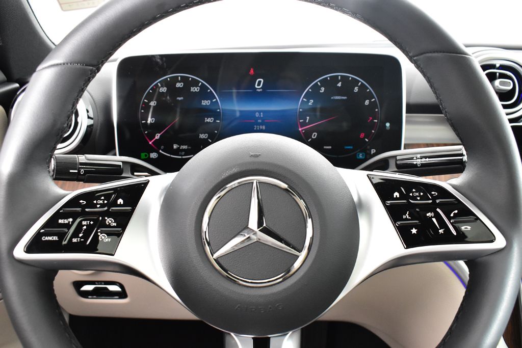 Thumbnail: 2025 Mercedes-Benz C-Class - 21