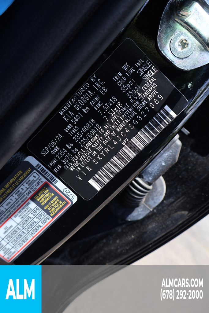 Used 2025 Black Kia S image 37
