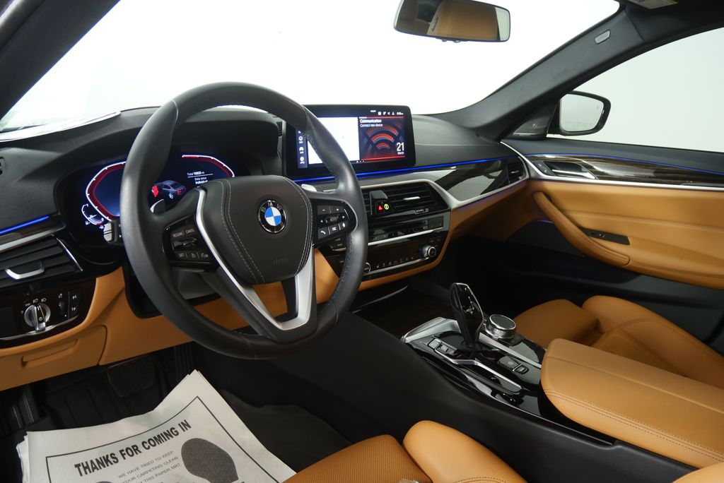 Thumbnail: 2023 BMW 5 Series - 12