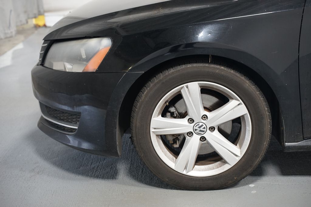 Thumbnail: 2012 Volkswagen Passat - 5