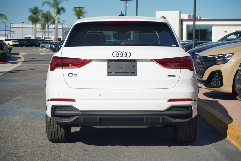 Thumbnail: 2025 Audi Q3 - 4