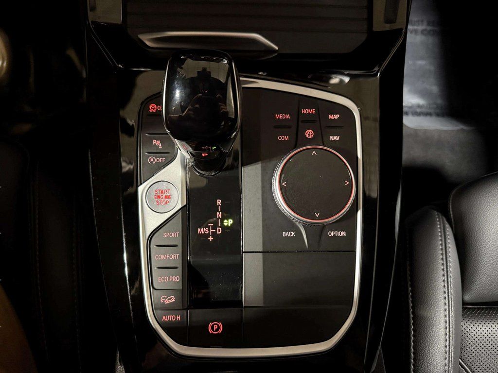 Used 2022 Black BMW xDrive30i image 17
