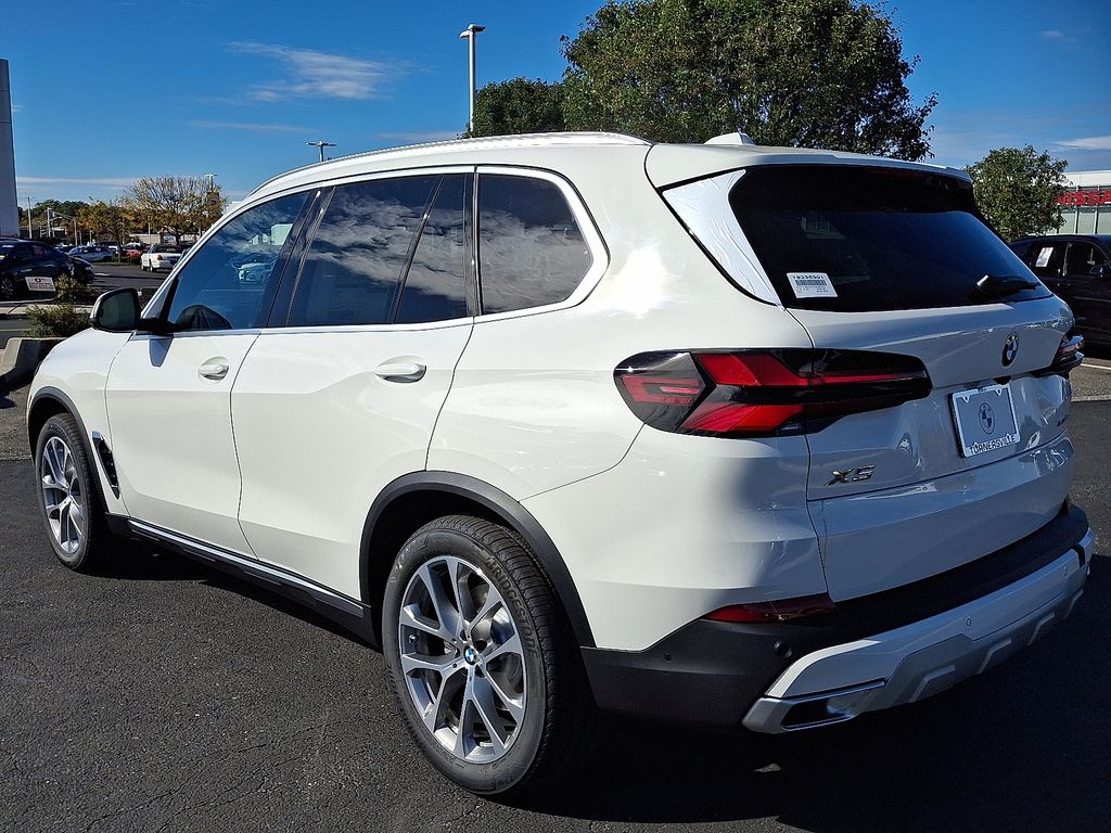 Thumbnail: 2026 BMW X5 - 3