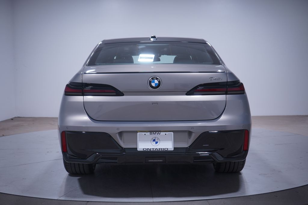 Thumbnail: 2023 BMW 7 Series - 5