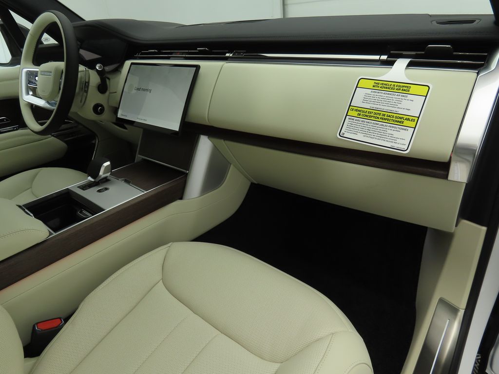 Thumbnail: 2025 Land Rover Range Rover - 17