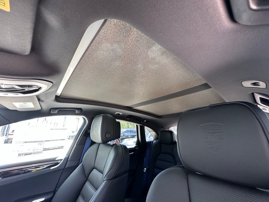 Thumbnail: 2026 Porsche Macan - 25