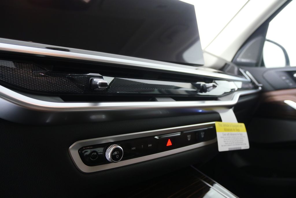 Thumbnail: 2026 BMW X7 - 23