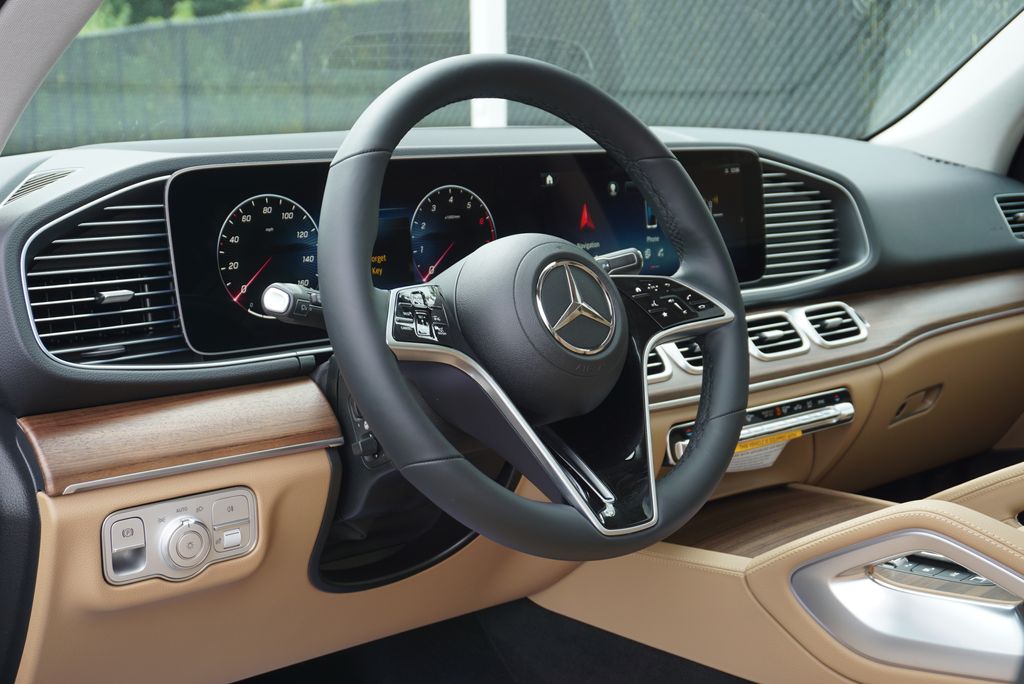 Thumbnail: 2026 Mercedes-Benz GLE - 27