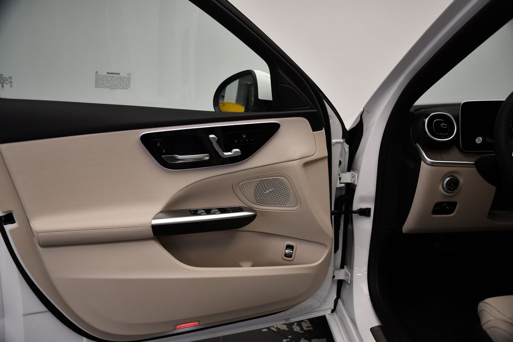 Thumbnail: 2025 Mercedes-Benz C-Class - 31