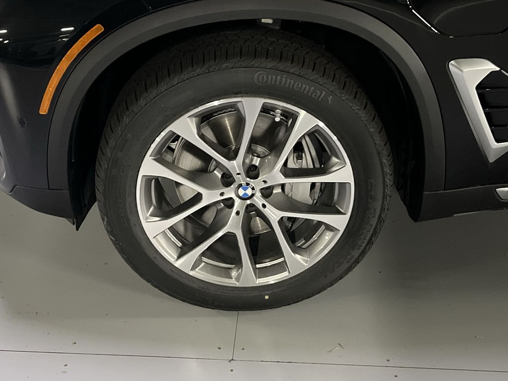 Thumbnail: 2026 BMW X5 - 10