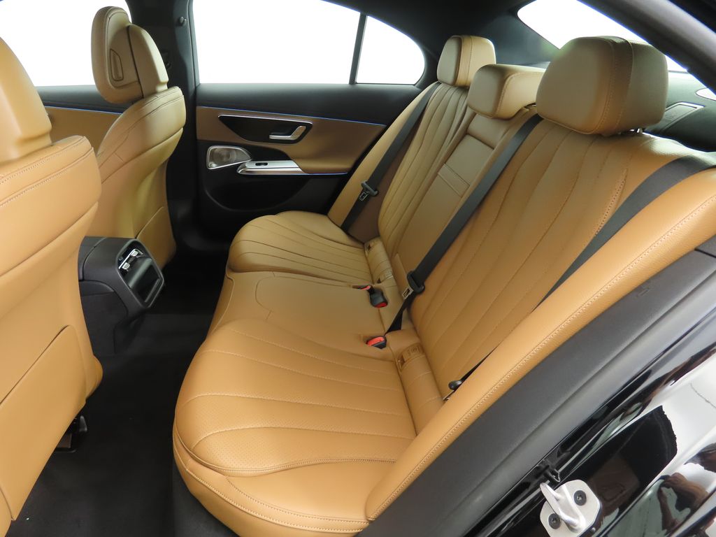 2025 Mercedes-Benz E-Class E 450 21