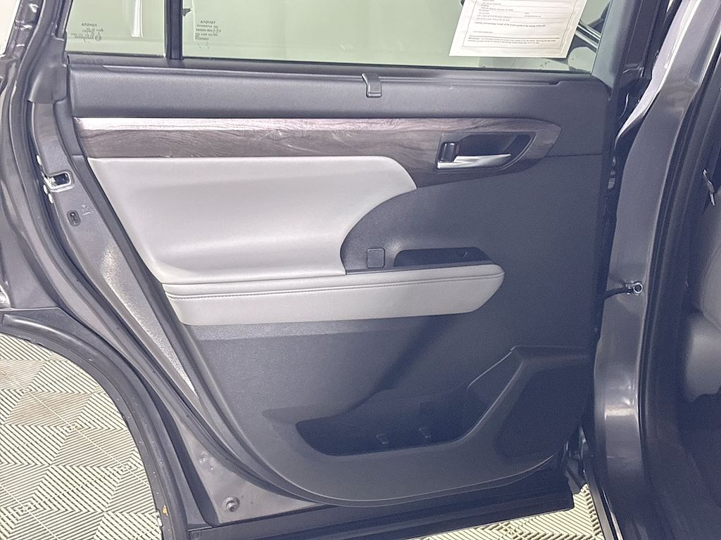 2021 Toyota Highlander Hybrid Limited