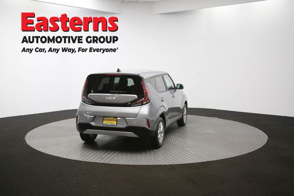 Used 2023  Kia LX image 38