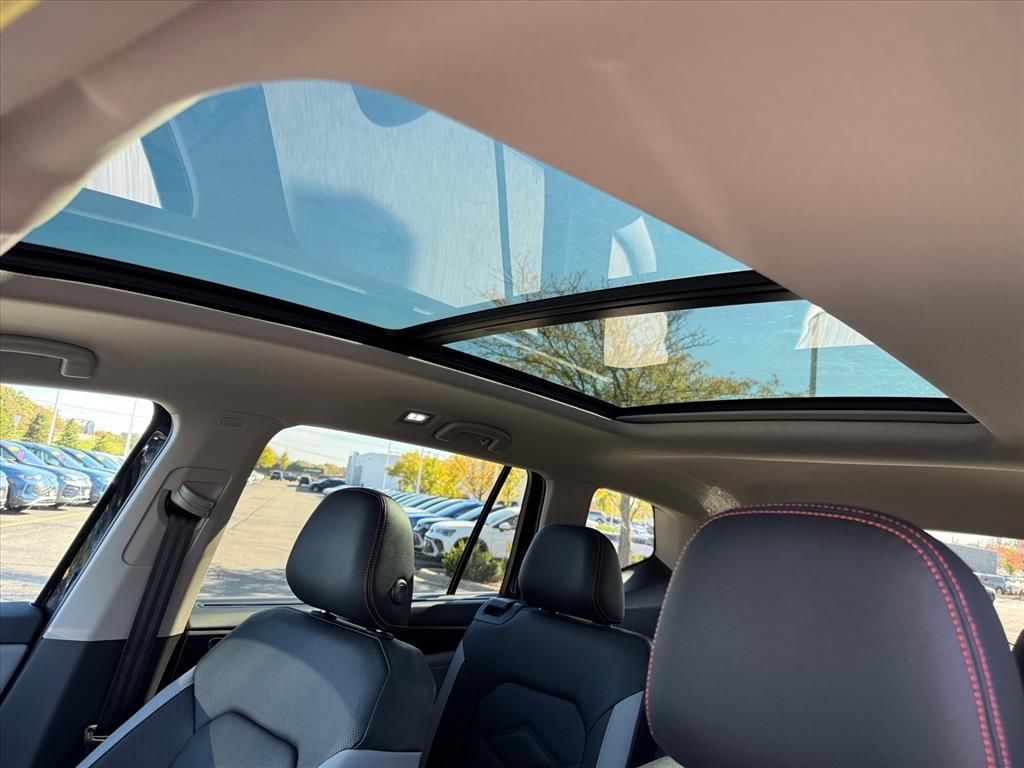 New 2026 Deep Black Pearl Volkswagen 2.0T Peak Edition image 7