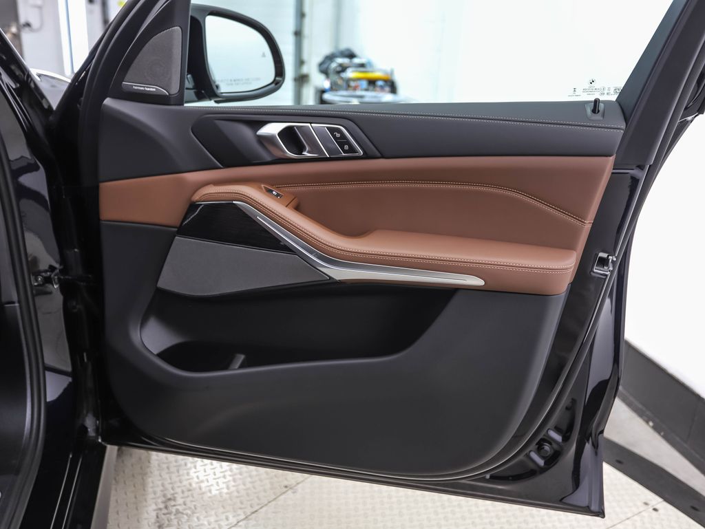 Thumbnail: 2026 BMW X5 - 30