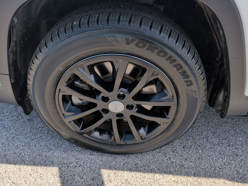 2020 Jeep Cherokee Latitude Plus White at Parkway Family Mazda