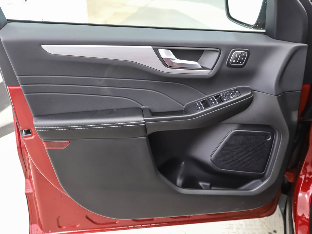 2024 Ford Escape Platinum 9