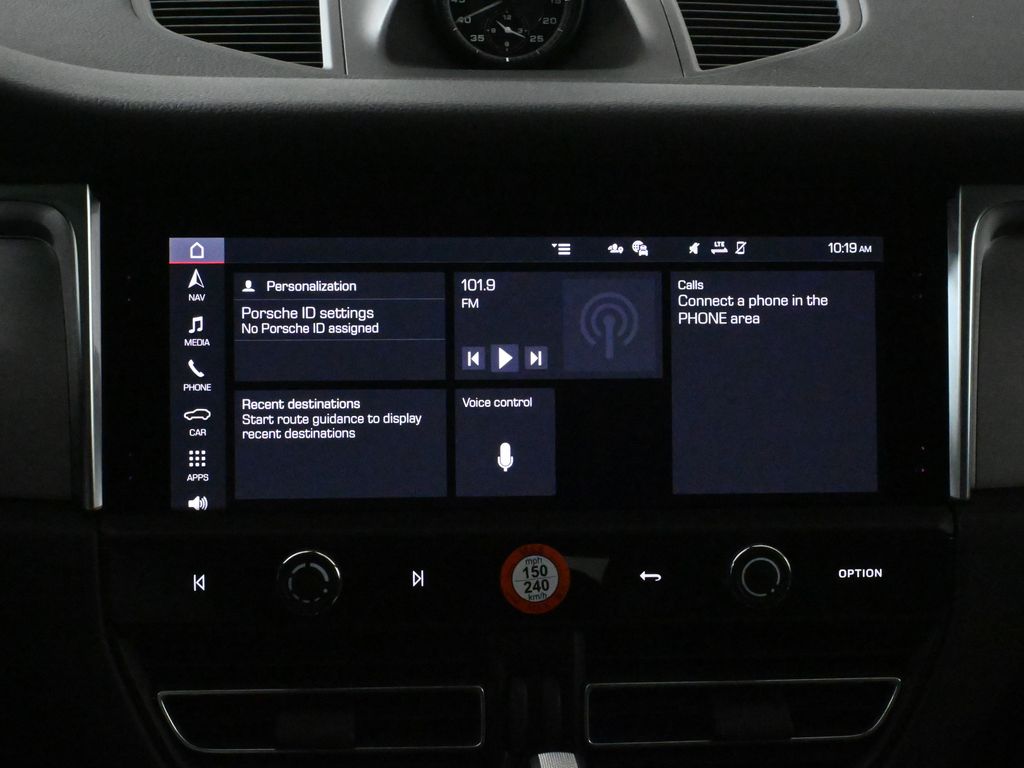 Thumbnail: 2026 Porsche Macan - 23