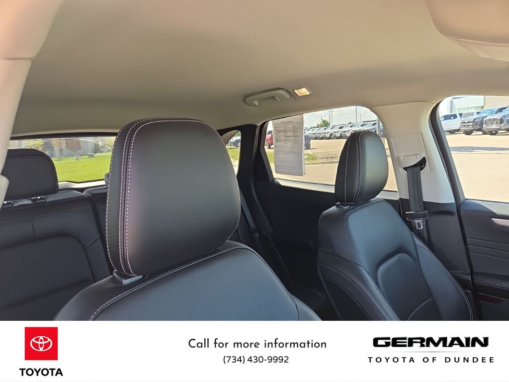 2022 Ford Escape SEL photo 17