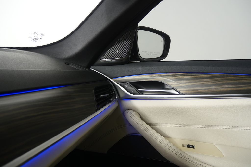 Thumbnail: 2023 BMW 5 Series - 32