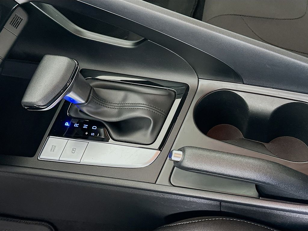 Thumbnail: 2023 Hyundai Elantra - 16