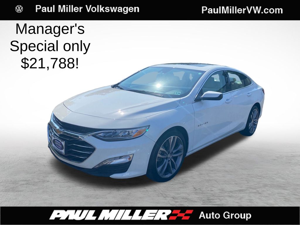 Summit White 2023 Chevrolet Malibu Sedan Front-Wheel Drive Continuously Variable Transmission