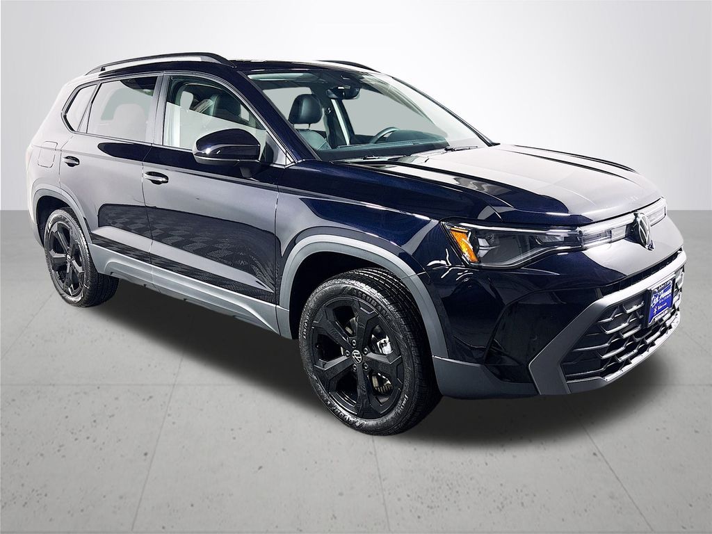 2025 Volkswagen Taos SE photo 4