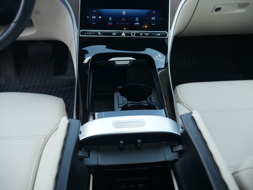 Thumbnail: 2022 Mercedes-Benz C-Class - 32