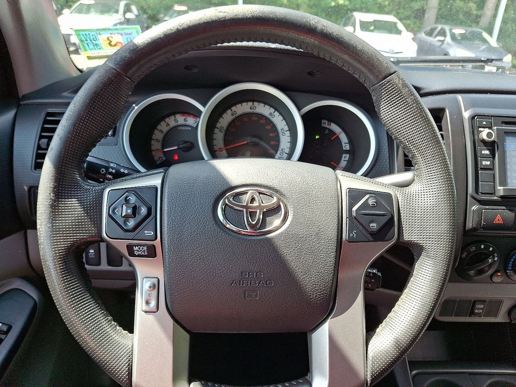 Thumbnail: 2014 Toyota Tacoma - 17