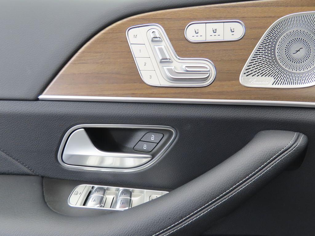 Thumbnail: 2025 Mercedes-Benz GLE - 25