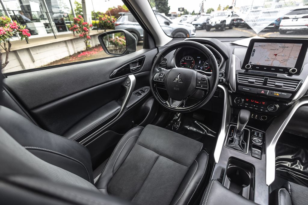 2025 Mitsubishi Eclipse Cross SE thumbnail 23