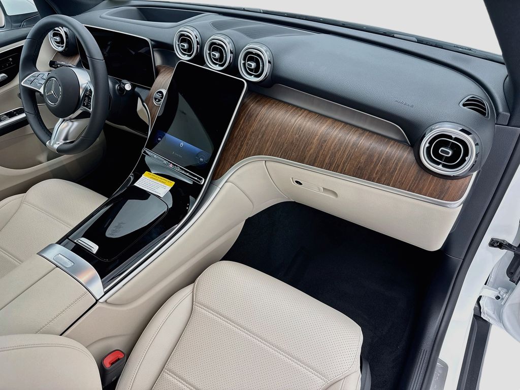 Thumbnail: 2027 Mercedes-Benz GLC - 17