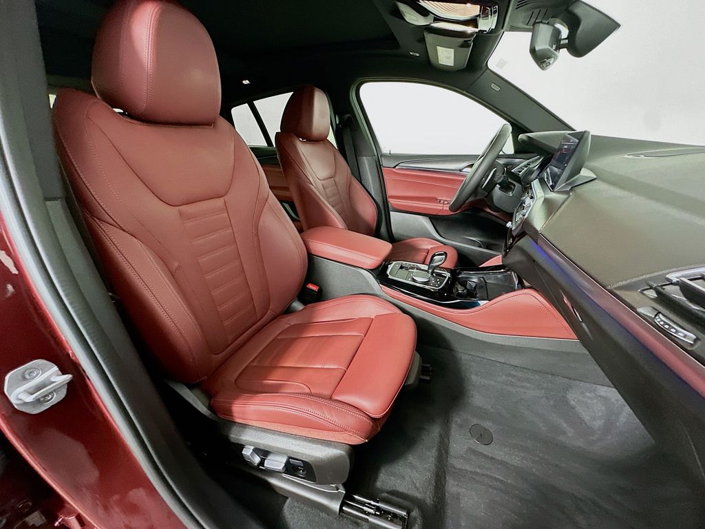 Thumbnail: 2023 BMW X4 - 29