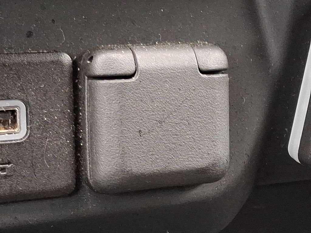 Thumbnail: 2022 Chevrolet Silverado 1500 - 23