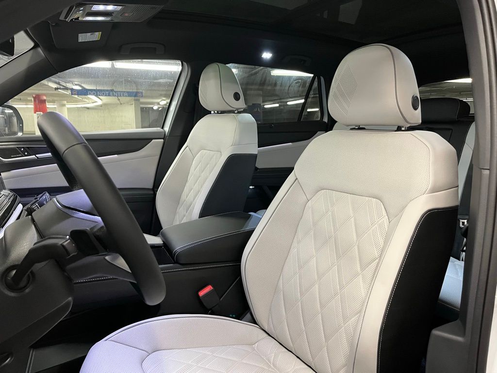 New Opal White Pearl 2026 Volkswagen Atlas Cross Sport 2.0T SEL