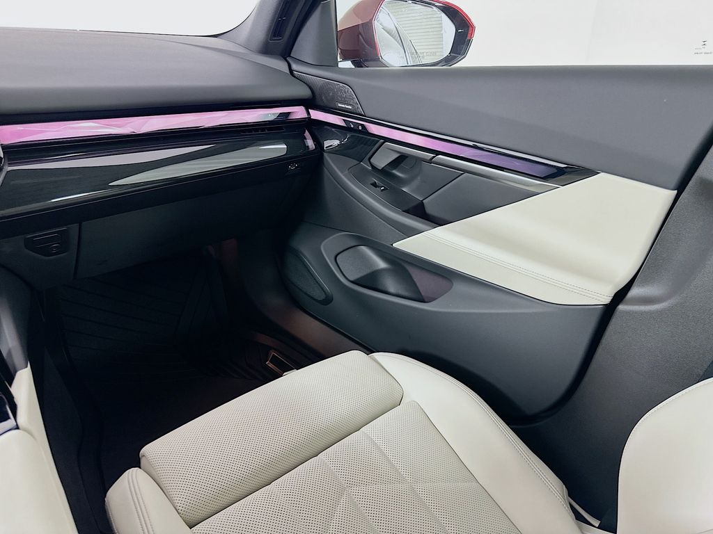 Thumbnail: 2025 BMW i5 - 24