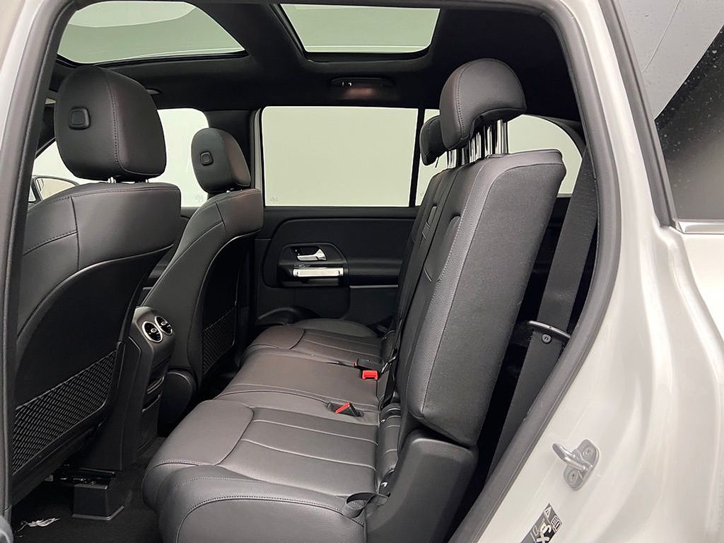 2023 Mercedes-Benz GLB 250 8