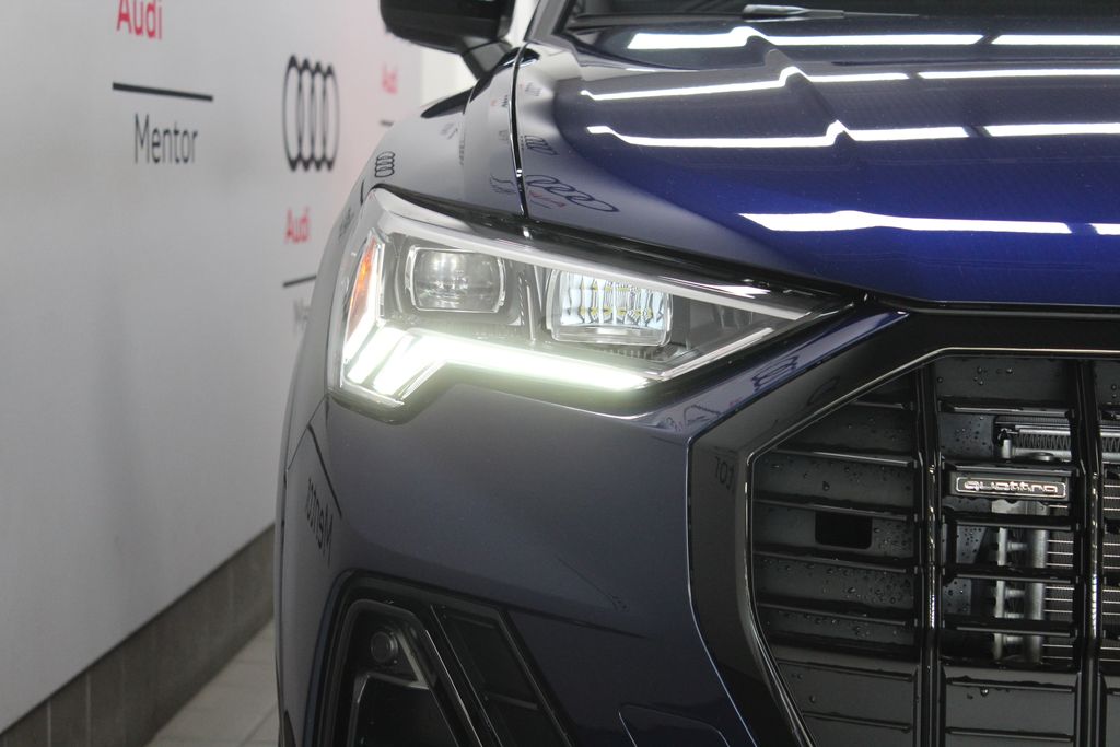 Thumbnail: 2025 Audi Q3 - 10