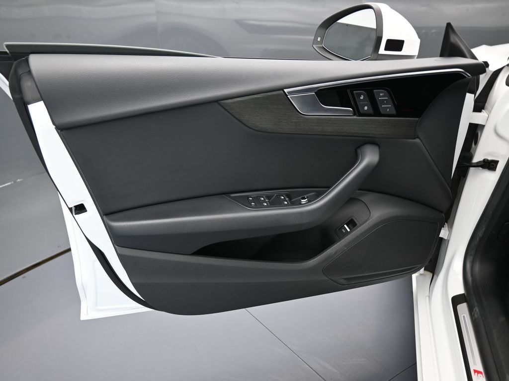 Used 2021 Ibis White Audi 45 S line Premium image 13