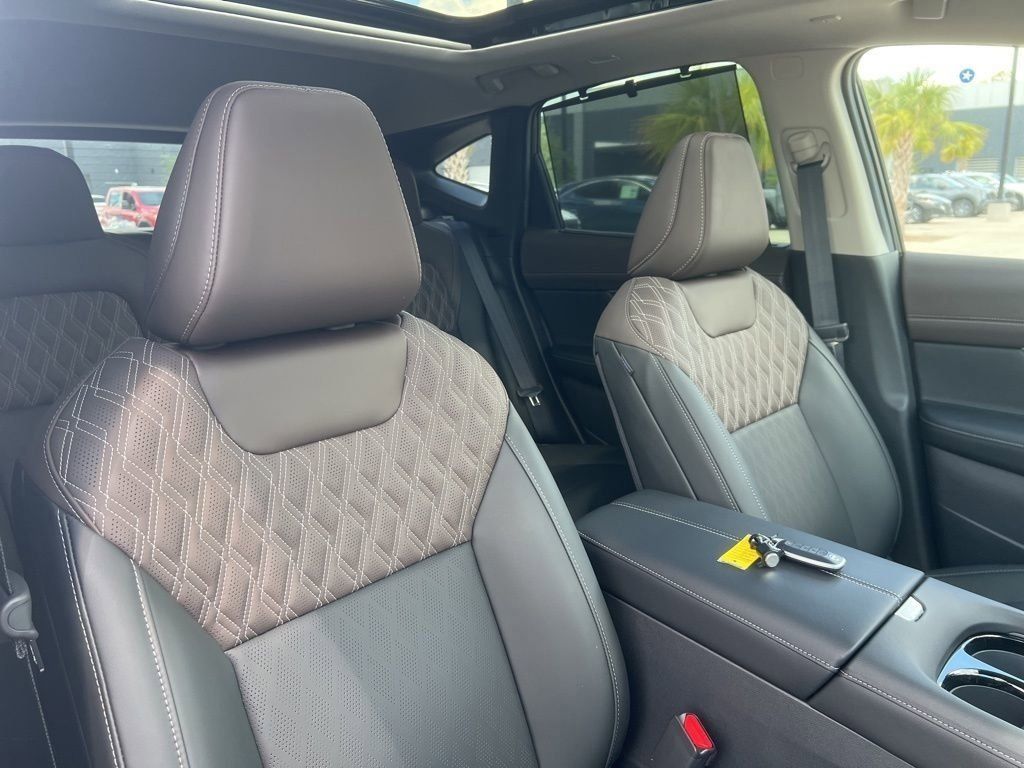 2025 Champagne Silver Metallic Nissan Murano Platinum AWD SUV