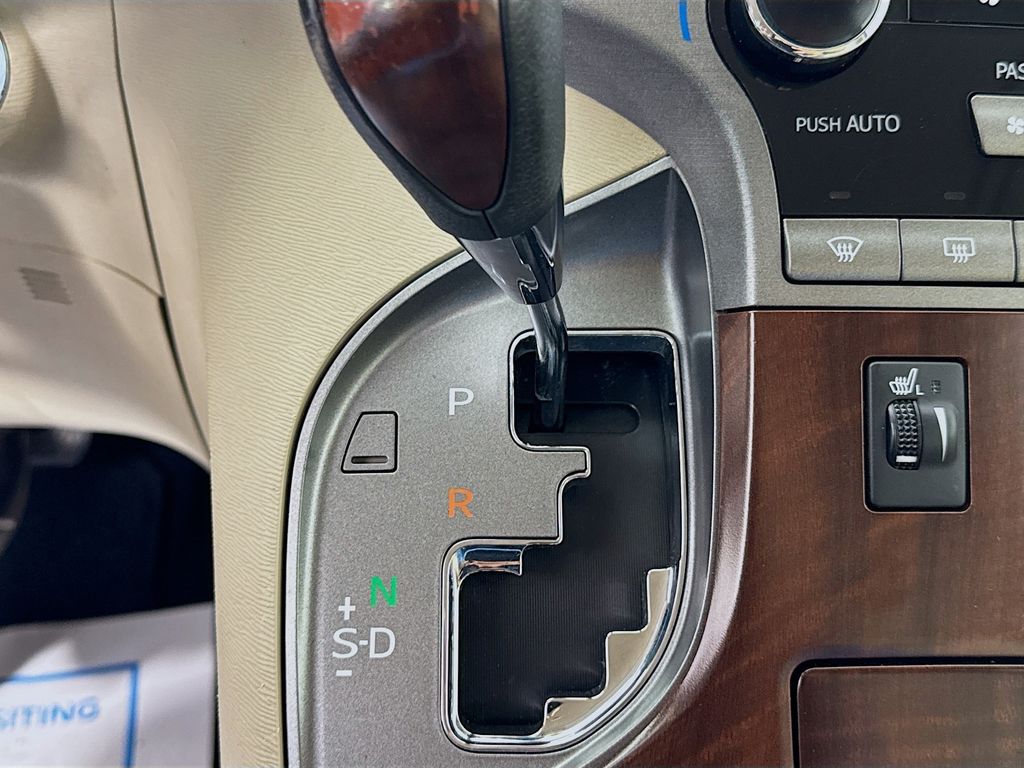 Used Car 2009 Toyota Venza  Base For Sale Under $10,000 In Austin, Texas