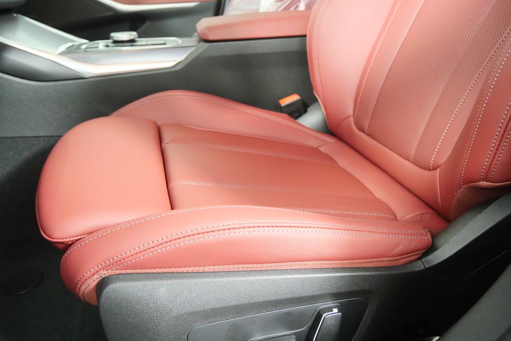 Thumbnail: 2026 BMW 3 Series - 10