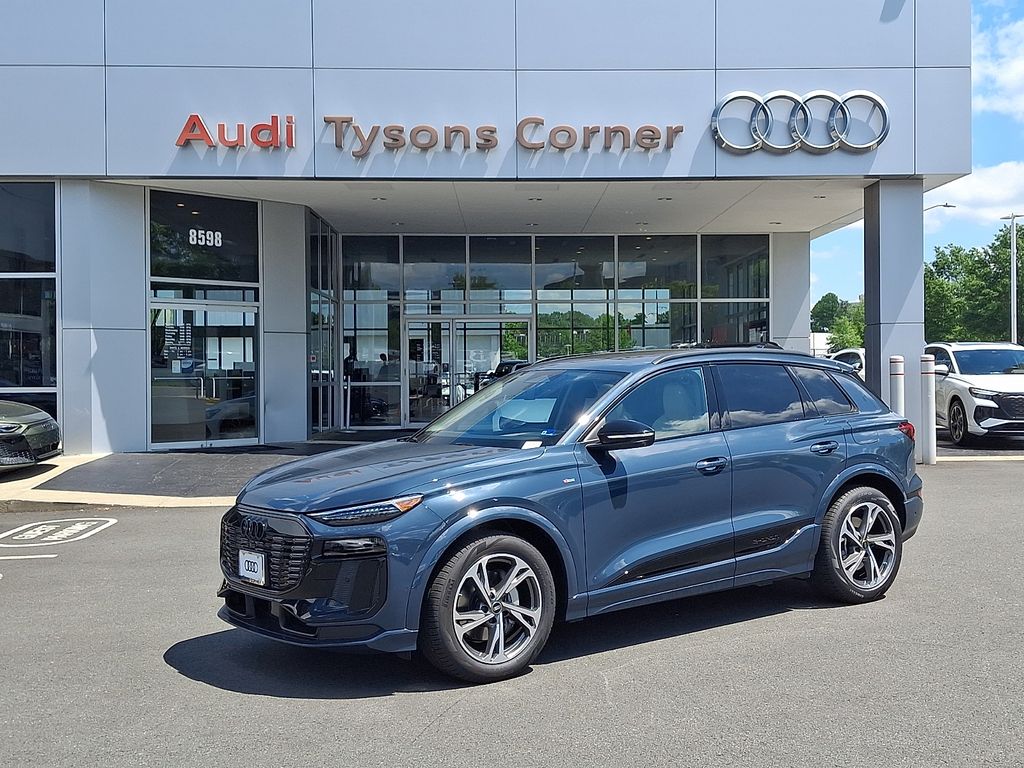 Thumbnail: 2027 Audi Q6 e-tron - 1