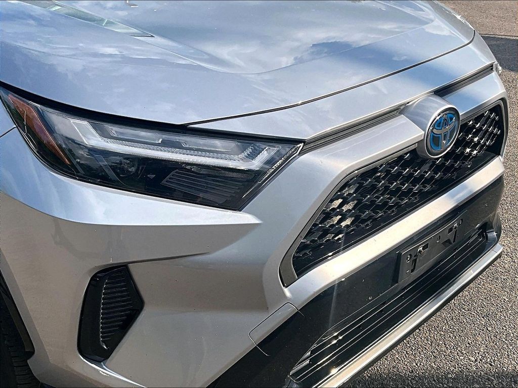 2024 Toyota RAV4 Prime — photo 8