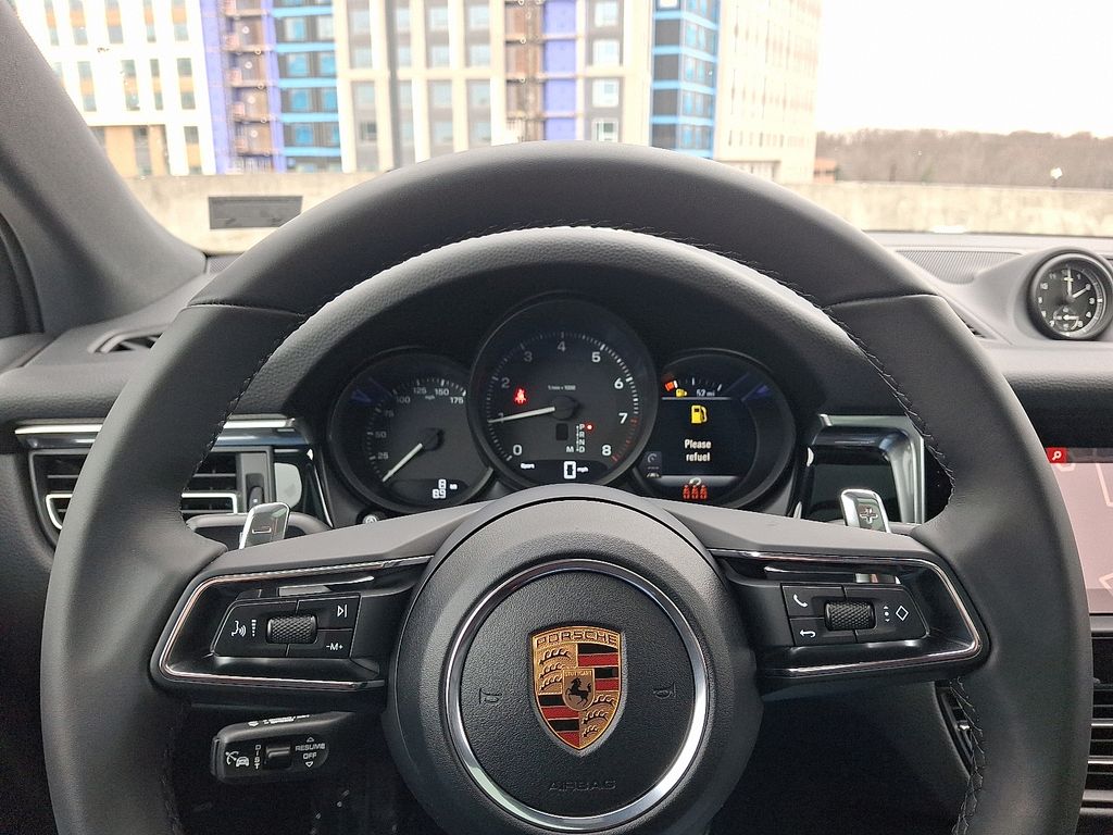 Thumbnail: 2026 Porsche Macan - 23